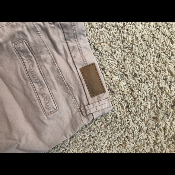 Women’s Size 00 Rolled Khaki Shorts - Picture 4 of 5